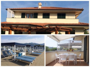 Гостиница Appartamento con terrazza panoramica  Форте Дей Марми